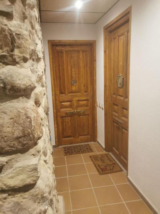 En El Corazon De Baga, Precioso Pueblo Medieval Exterior foto